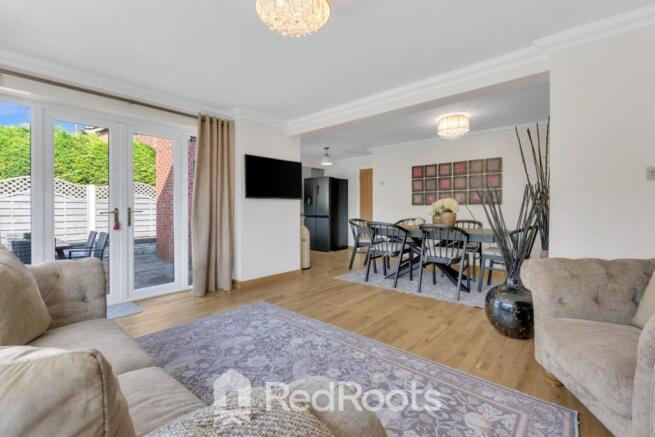 4 bed Detached for sale Image 5