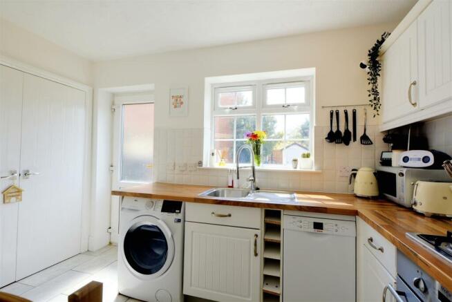 Kitchen_1.jpeg