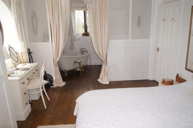 Bedroom & En-suite