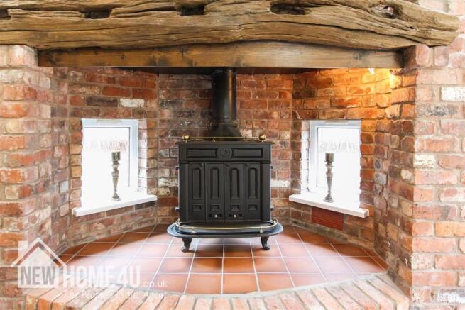 SITTING ROOM: