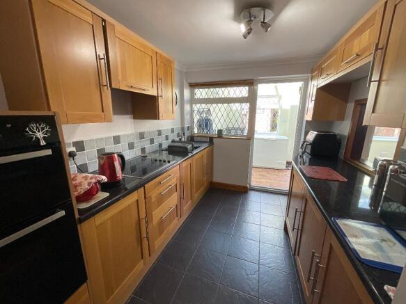 KITCHEN 10'9 x 7'9
