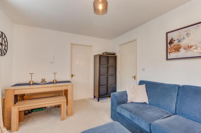 2 bed Flat for sale Image 10