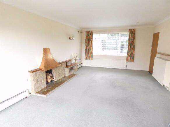 SPACIOUS LOUNGE