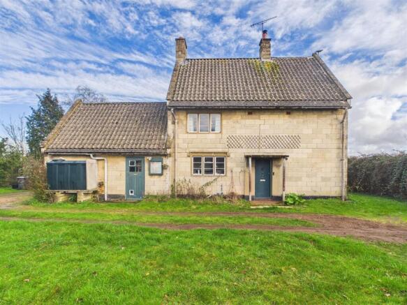 3 - Detached House for Auction, Bromham, Chippenha