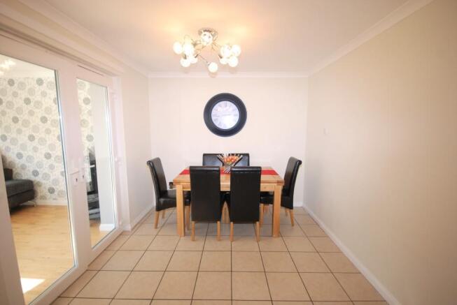 Dining/kitchen