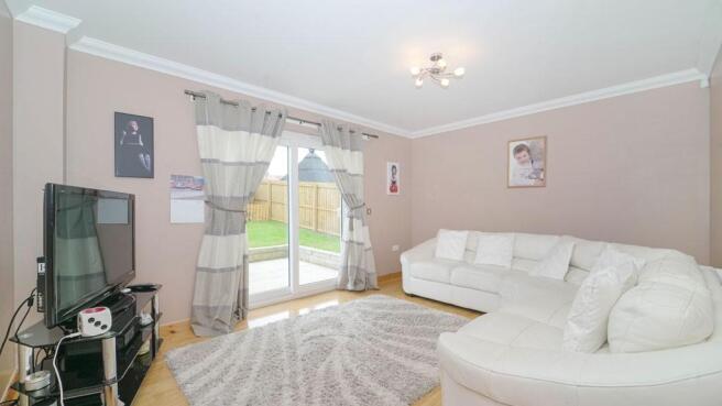 FAMILY ROOM RIGHT