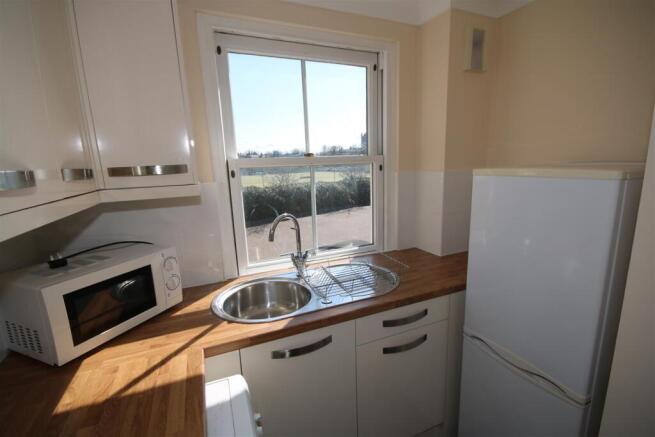 P1436 Kitchen b.JPG