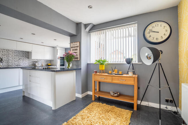 3 bed Detached for sale Image 11
