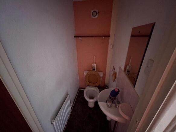 DOWNSTAIRS CLOAKROOM