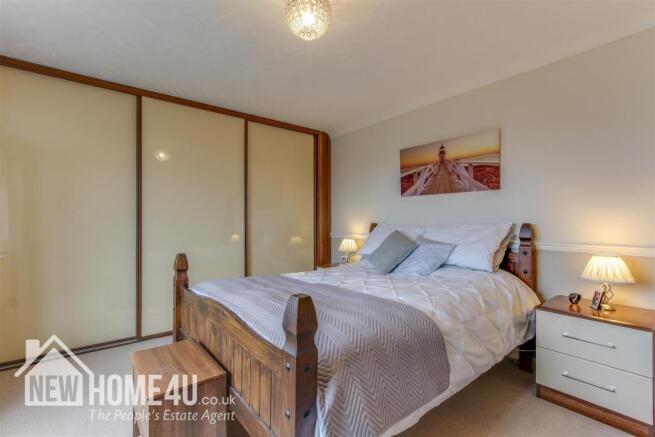 MASTER BEDROOM: