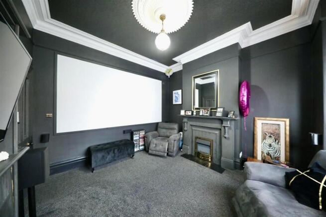 3 bed Terraced for sale Image 9