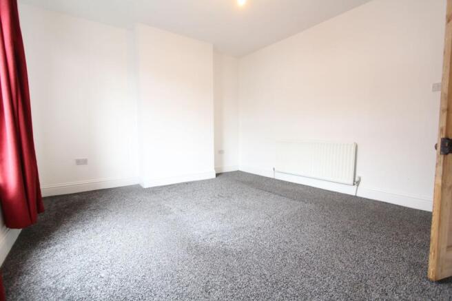 3 bed Terraced to rent Image 12