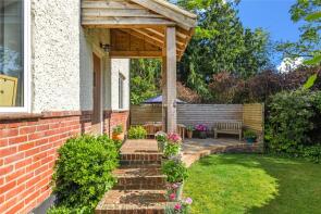 Hill View, Farleigh Road, Basingstoke RG25 2JL