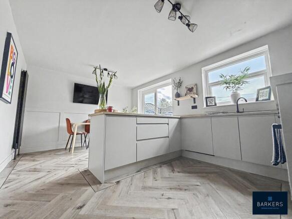 4 bed Semi-Detached for sale Image 6