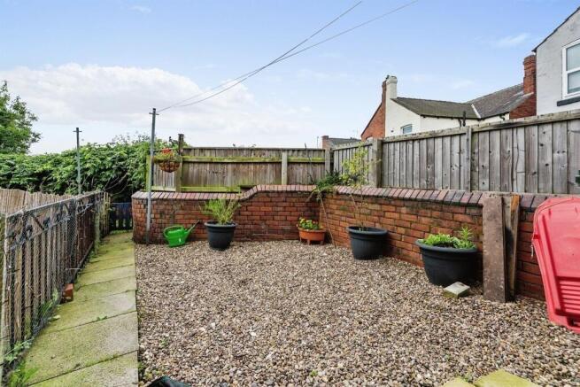 3 bed Terraced to rent Image 11
