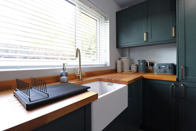 4 bed Detached for sale Image 9