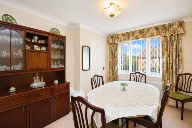 4 bed Detached for sale Image 6