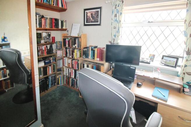 3 bed Semi-Detached for sale Image 11