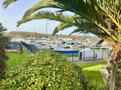 Medina View, East Cowes, PO32