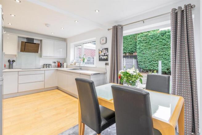 17 Saxon Wood Road-4_lo.jpg