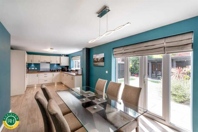4 bed Detached for sale Image 4