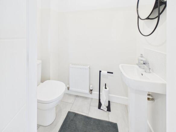 4 bed Detached for sale Image 8