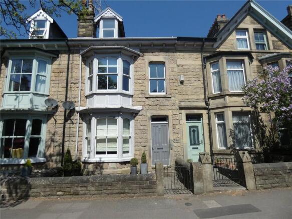 1-bed flat on West Road, Buxton, Derbyshire, SK17, £90,000