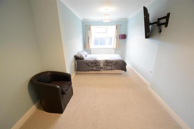 Bedroom 2 (rear)