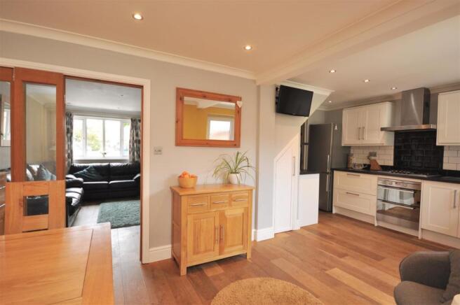 KITCHEN DINING ROOM