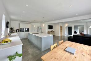 6, Knottocks End, Beaconsfield HP9 2AN