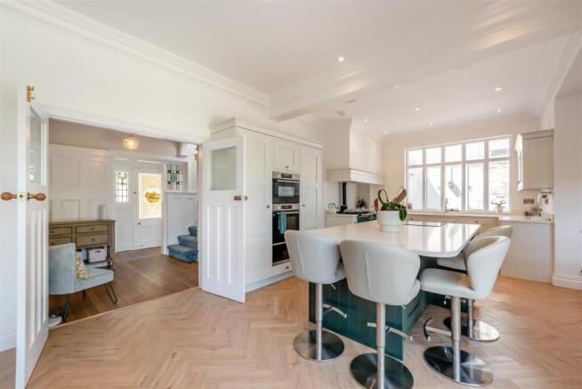 8700779-interior20.jpg