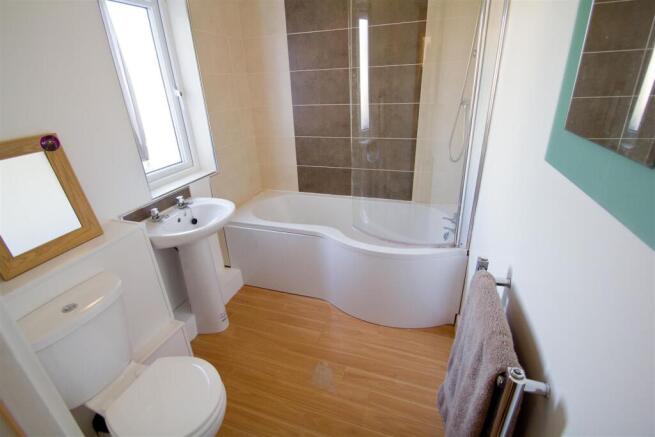 3 bed Terraced to rent Image 4