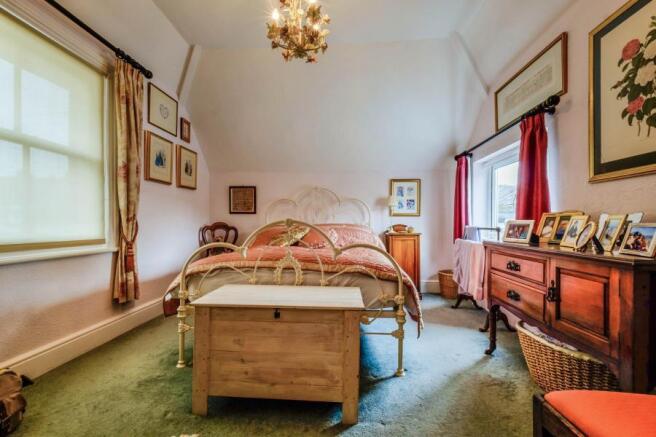 BEDROOM 2