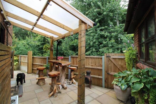 Covered side patio