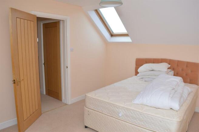 Bedroom 2.JPG