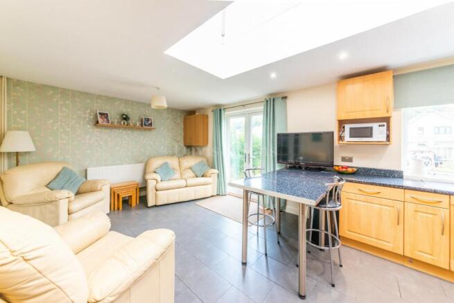 Kitchen/Dining Room/Snug