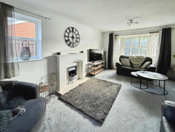 4 bed Detached for sale Image 6