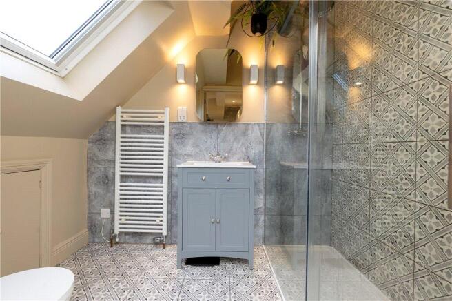 4 bed Detached for sale Image 8
