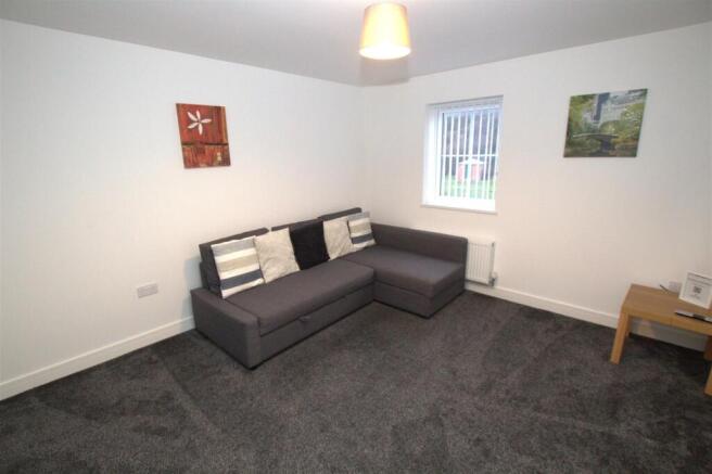 2 bed Apartment to rent Image 6