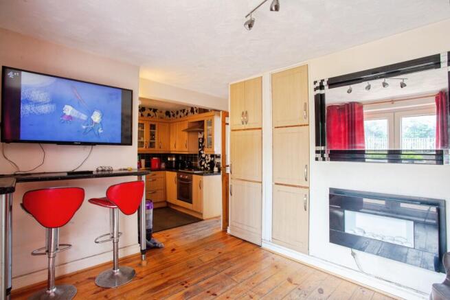 3 bed Semi-Detached for sale Image 7