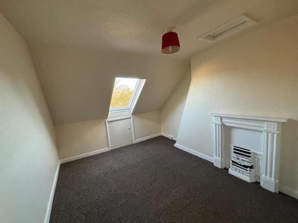 4 bed Flat for sale Image 8