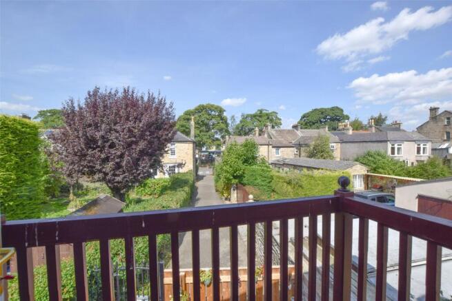 2 bed Flat for sale Image 7