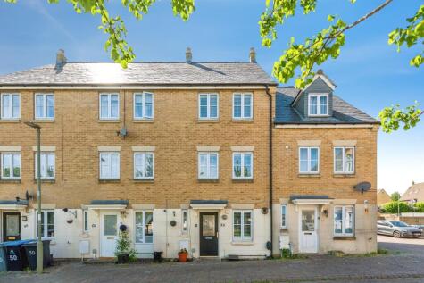 Willow Drive, Carterton