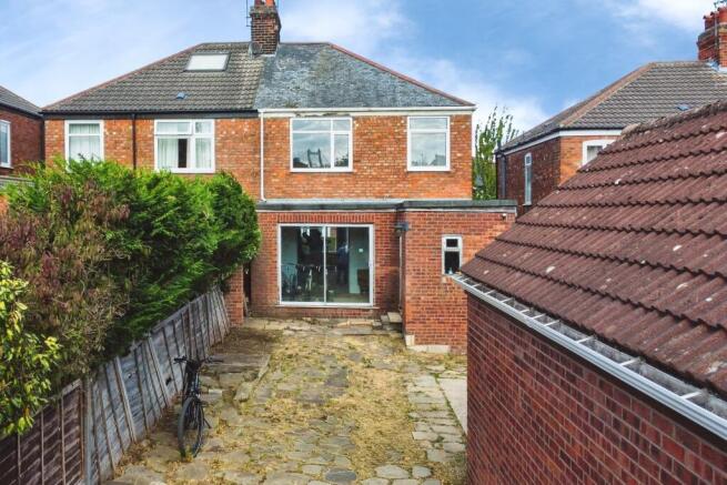 3 bed Semi-Detached for sale Image 10