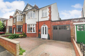 5, Irwin Road, Bedford MK40 3UL