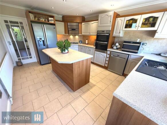 4 bed Bungalow for sale Image 4