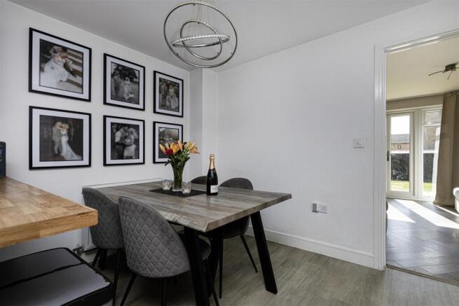 3 bed Semi-Detached for sale Image 9