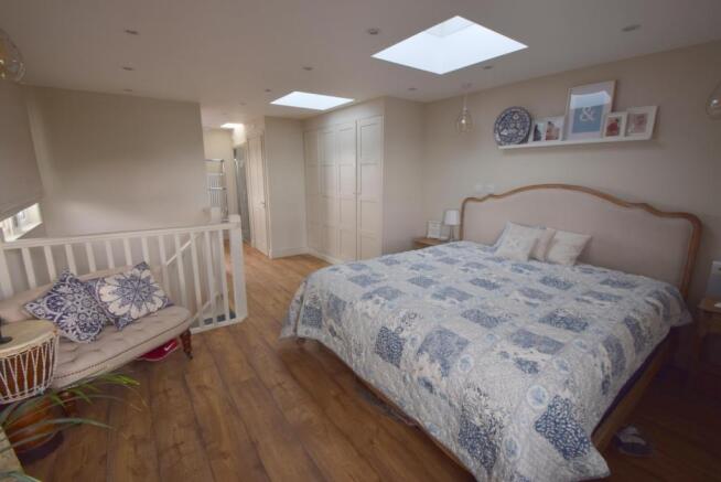Master bedoom