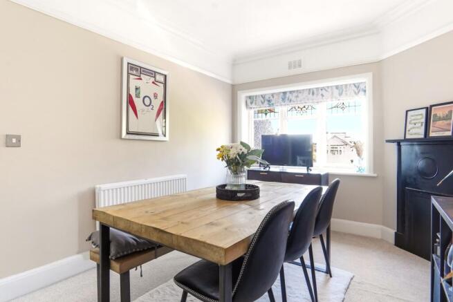 3 bed Flat for sale Image 11