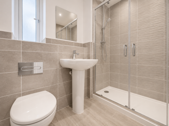 4 bed Detached to rent Image 12